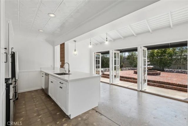 241 E 21st Street, Costa Mesa, CA 92627