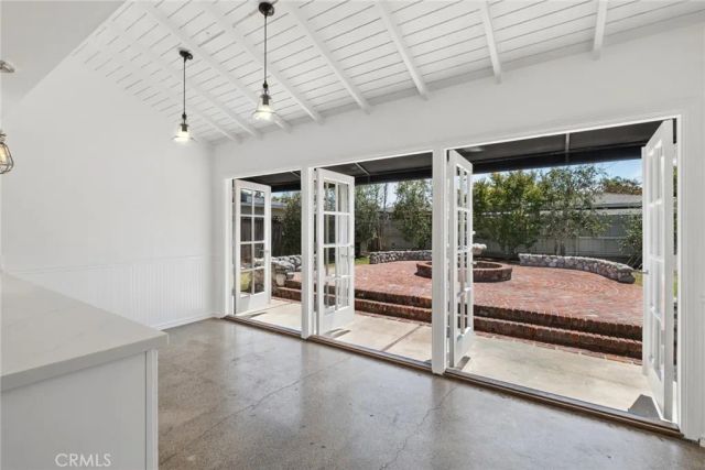 241 E 21st Street, Costa Mesa, CA 92627