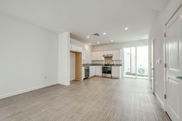 3006 Minaret Way Unit E, Marina, CA 93933