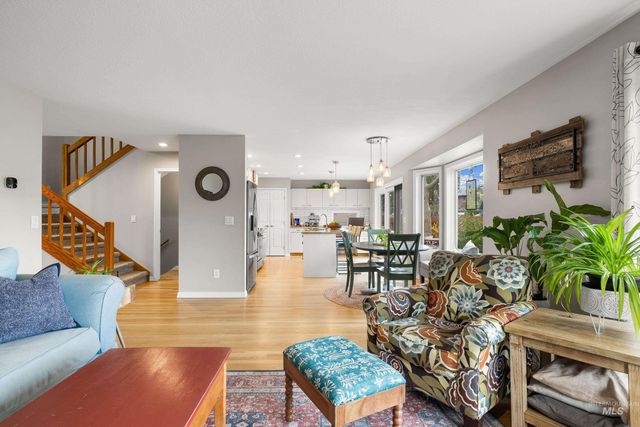 10723 W Barnsdale Ct, Boise, ID 83713