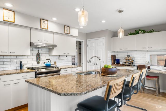 10723 W Barnsdale Ct, Boise, ID 83713