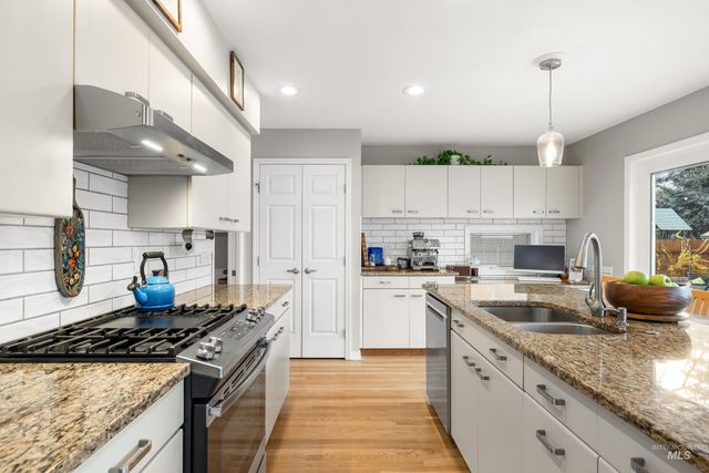 10723 W Barnsdale Ct, Boise, ID 83713