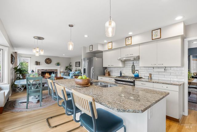 10723 W Barnsdale Ct, Boise, ID 83713