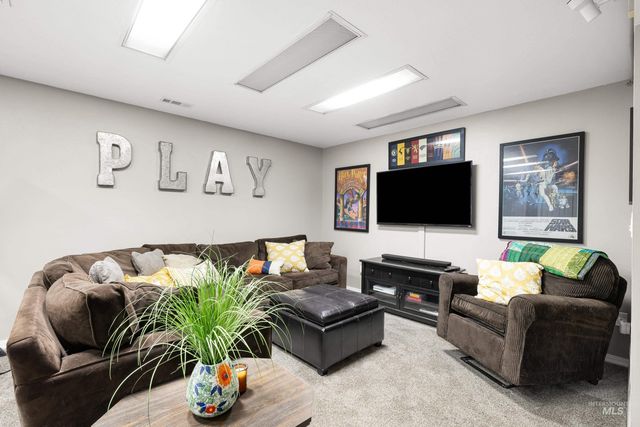 10723 W Barnsdale Ct, Boise, ID 83713