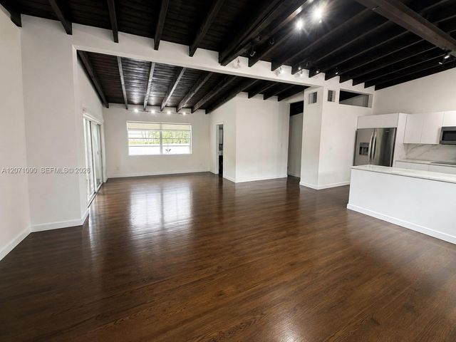 3596 Main Highway, Miami, FL 33133