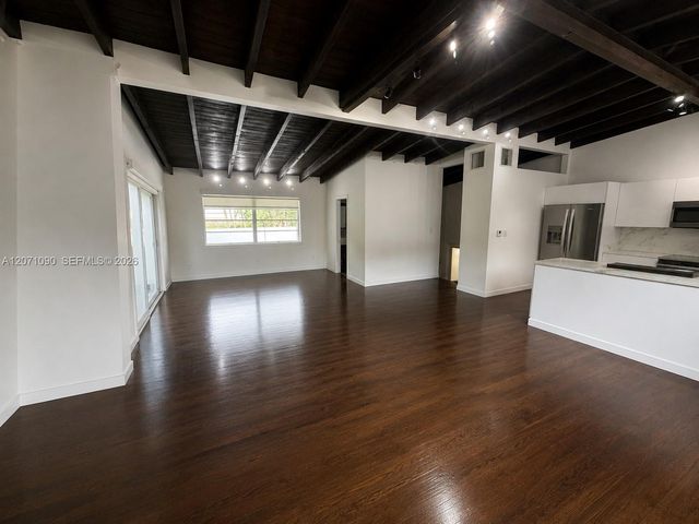 3596 Main Highway, Miami, FL 33133