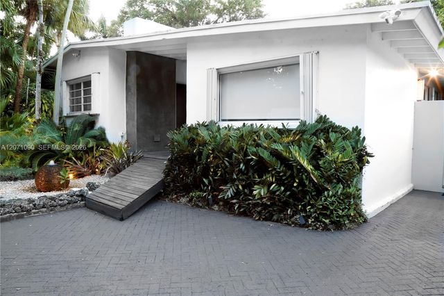 3596 Main Highway, Miami, FL 33133