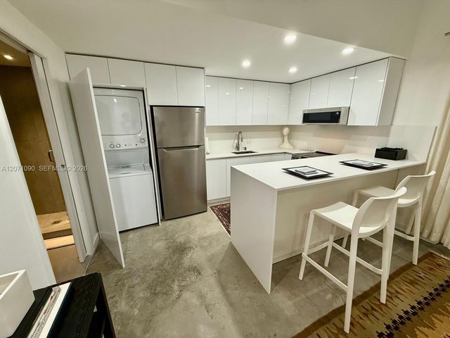 3596 Main Highway, Miami, FL 33133