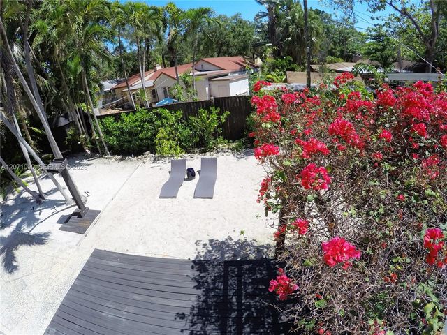 3596 Main Highway, Miami, FL 33133