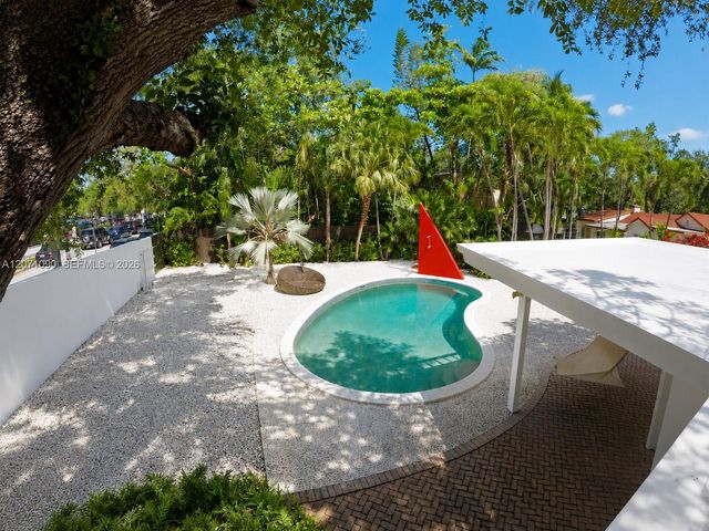 3596 Main Highway, Miami, FL 33133