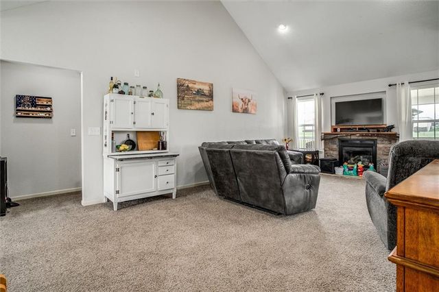 16963 Auburn Court, Bonner Springs, KS 66012