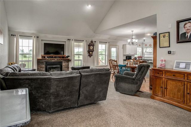 16963 Auburn Court, Bonner Springs, KS 66012