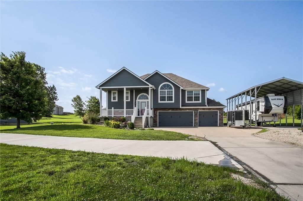 16963 Auburn Court, Bonner Springs, KS 66012
