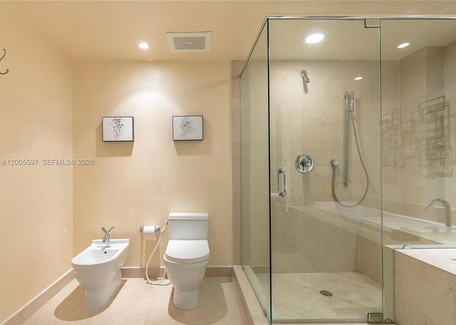 495 Brickell Ave 703, Miami, FL 33131