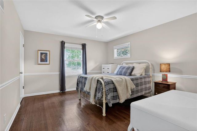10345 Cherokee Lane, Leawood, KS 66206