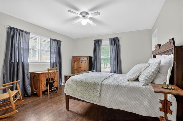 10345 Cherokee Lane, Leawood, KS 66206