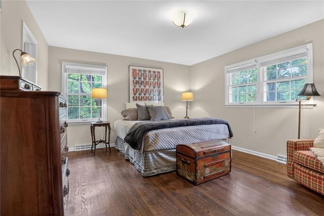 10345 Cherokee Lane, Leawood, KS 66206