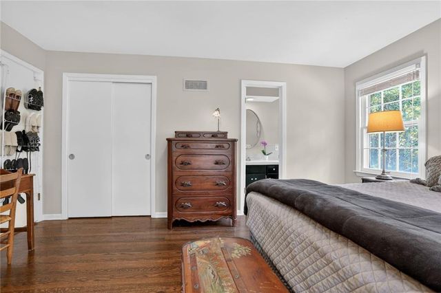 10345 Cherokee Lane, Leawood, KS 66206