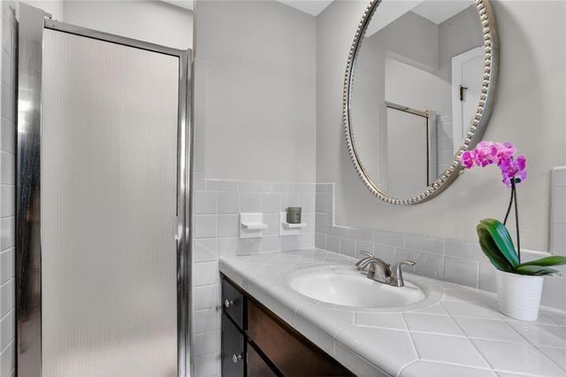 10345 Cherokee Lane, Leawood, KS 66206