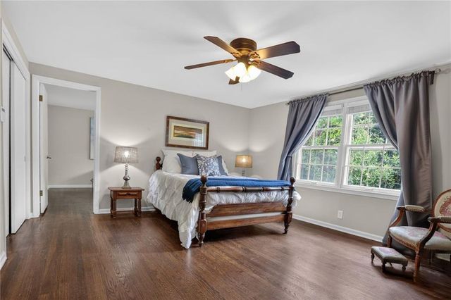 10345 Cherokee Lane, Leawood, KS 66206