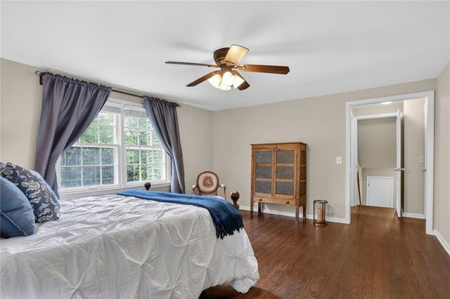 10345 Cherokee Lane, Leawood, KS 66206