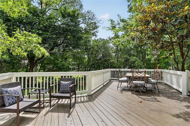 10345 Cherokee Lane, Leawood, KS 66206