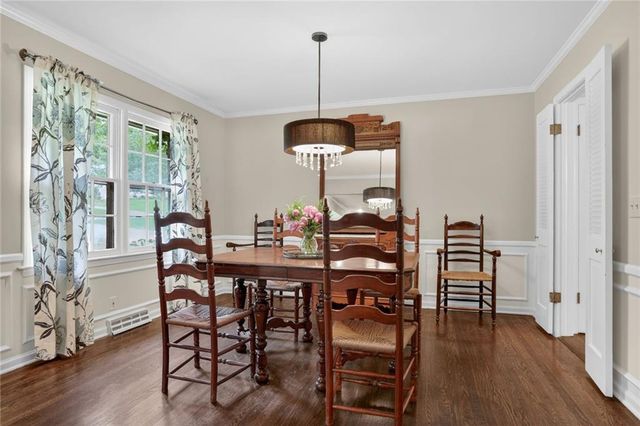 10345 Cherokee Lane, Leawood, KS 66206