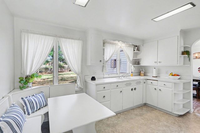 3784 Jennings Drive, Kalamazoo, MI 49048