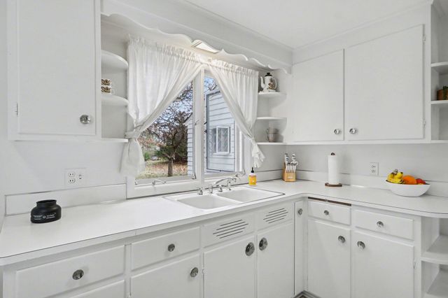 3784 Jennings Drive, Kalamazoo, MI 49048