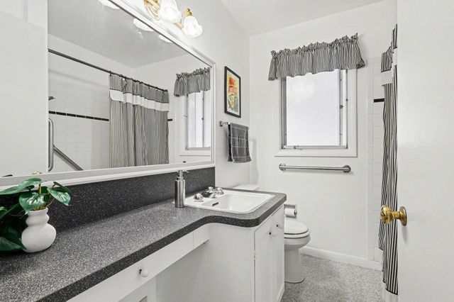 3784 Jennings Drive, Kalamazoo, MI 49048