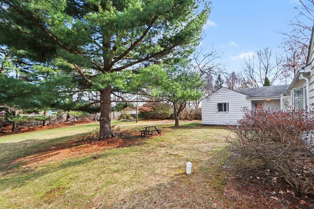 3784 Jennings Drive, Kalamazoo, MI 49048