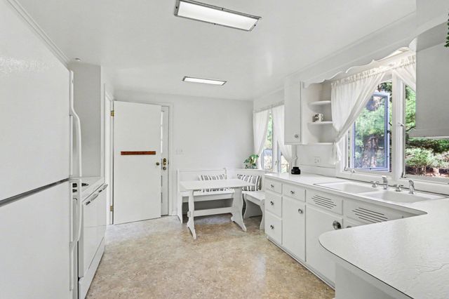 3784 Jennings Drive, Kalamazoo, MI 49048