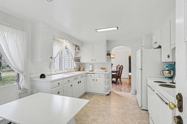 3784 Jennings Drive, Kalamazoo, MI 49048