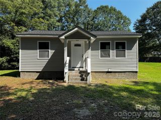 510 E Peachtree Street, Dallas, NC 28034