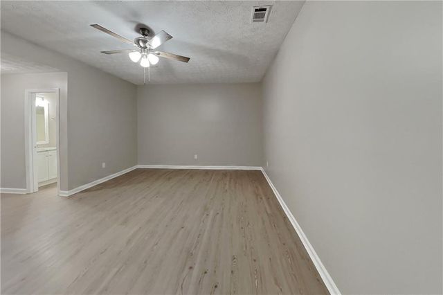 1400 Stampmill Way, Lawrenceville, GA 30043