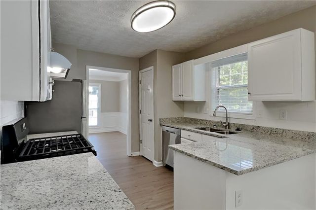 1400 Stampmill Way, Lawrenceville, GA 30043
