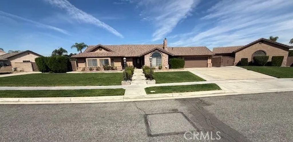 19534 Kiningham Drive, Bloomington, CA 92316