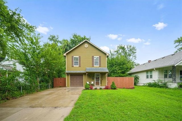 300-B N Buchanan Street, Olathe, KS 66061
