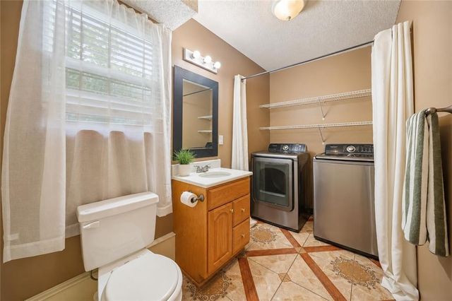 300-B N Buchanan Street, Olathe, KS 66061