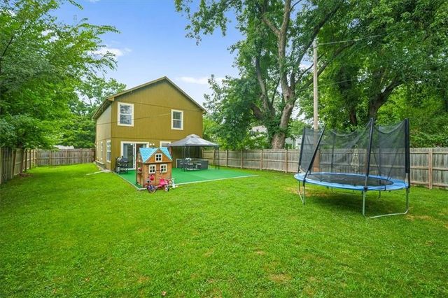 300-B N Buchanan Street, Olathe, KS 66061
