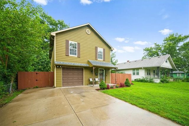 300-B N Buchanan Street, Olathe, KS 66061