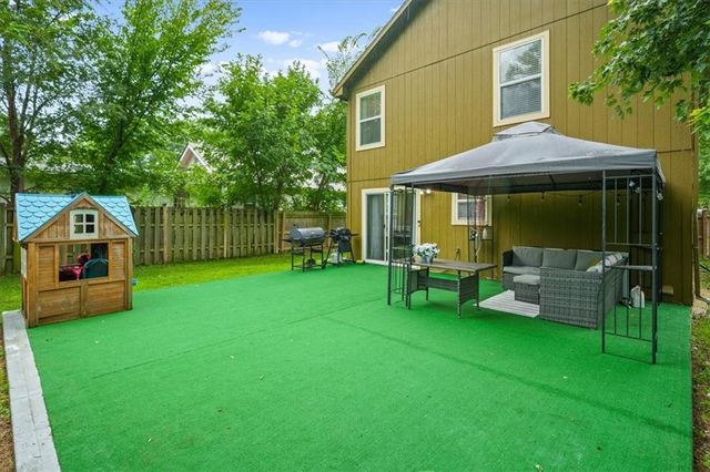 300-B N Buchanan Street, Olathe, KS 66061