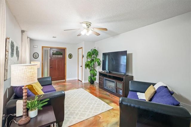 300-B N Buchanan Street, Olathe, KS 66061