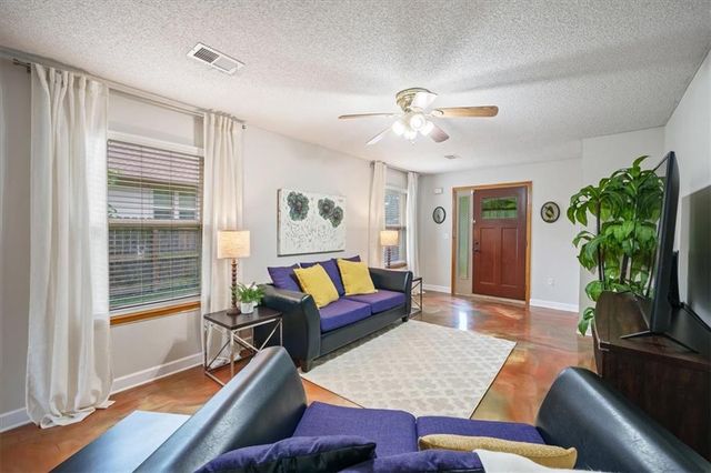 300-B N Buchanan Street, Olathe, KS 66061