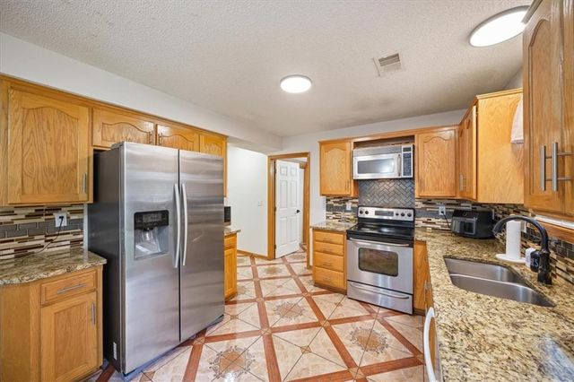 300-B N Buchanan Street, Olathe, KS 66061