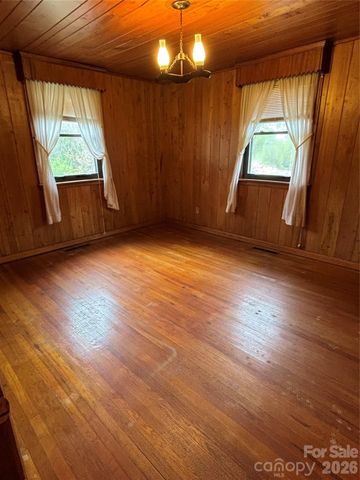 819 N Piedmont Avenue, Kings Mountain, NC 28086