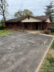 819 N Piedmont Avenue, Kings Mountain, NC 28086