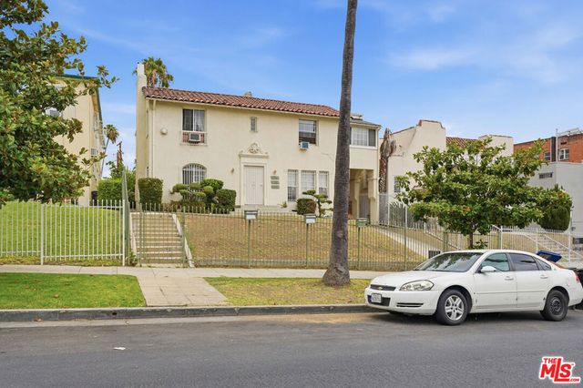 124 N Berendo Street, Los Angeles, CA 90004