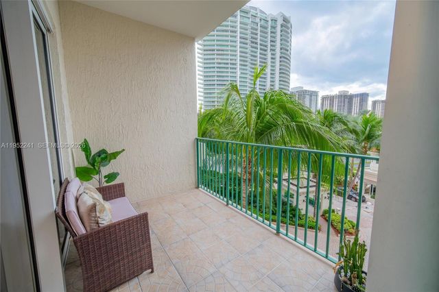 20000 E Country Club Dr 409, Aventura, FL 33180