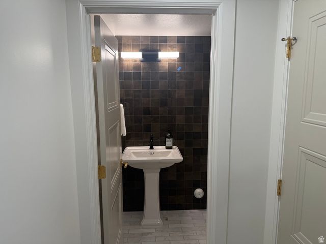 136 W SUMMERHILL LN, Centerville, UT 84014